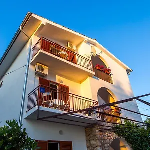 Veca Apartmán Starigrad Paklenica